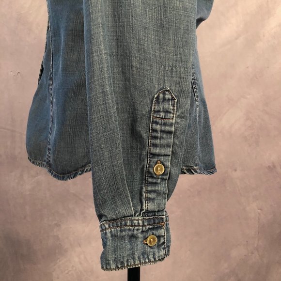 Anthropologie - Cloth & Stone Chambray Button Down - Picture 4 of 6